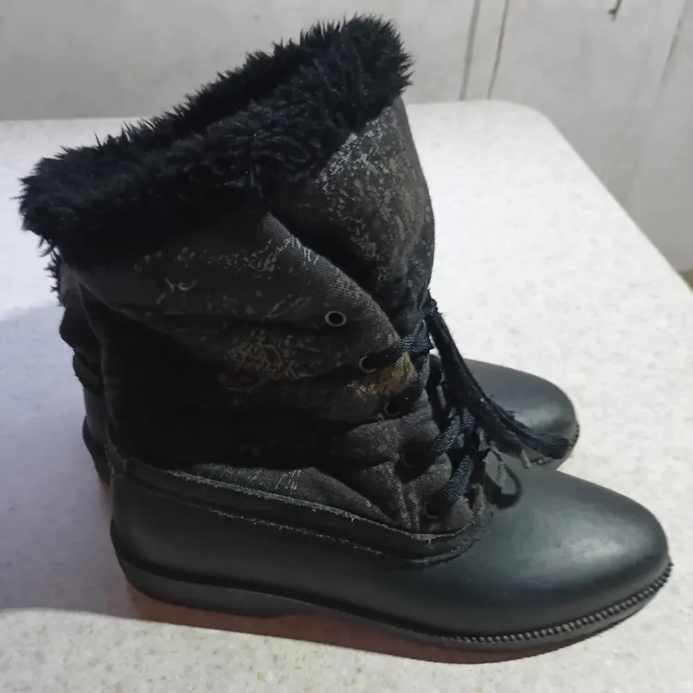 Vintage 90s Tundra Snow Boots 7 Après Ski CabinCore Tapestry Canada Sherpa Lined